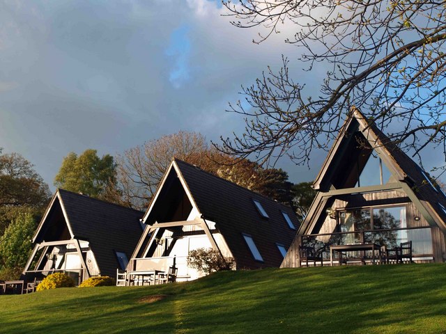 Barnsdale_Hall_Hotel_timeshare_lodges._-_geograph.org.uk_-_1276498